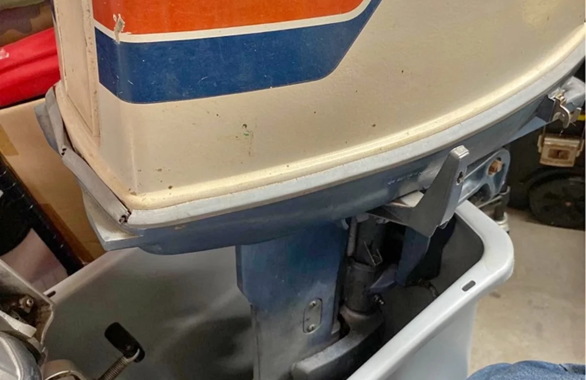 Evinrude 25 HP outboard motor