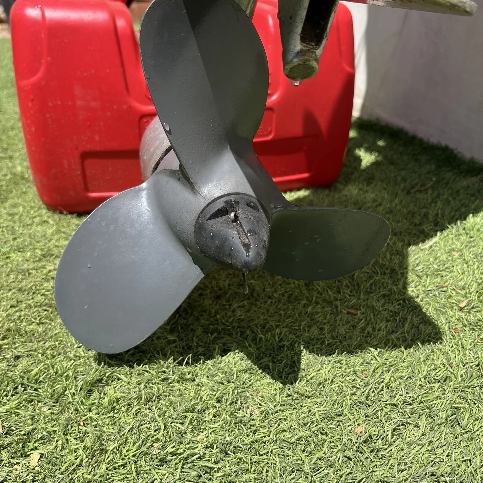 Honda 8 HP propeller close-up